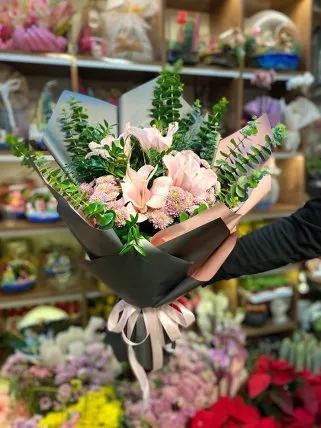 Pembe Lilyumlu Mevsim Buketi - Kütahya Elçin Çiçek