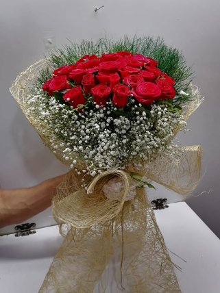 Hasır Paketli 41 Kırmızı Gül Buketi, Kütahya çiçek siparişi