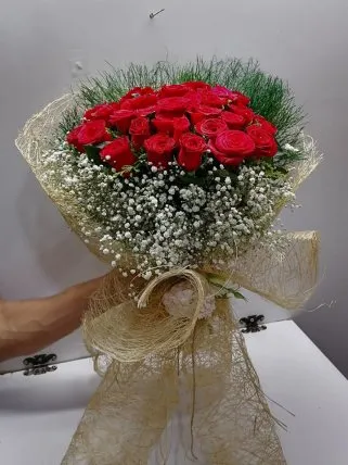 Hasır Paketli 41 Kırmızı Gül Buketi, Kütahya çiçek siparişi
