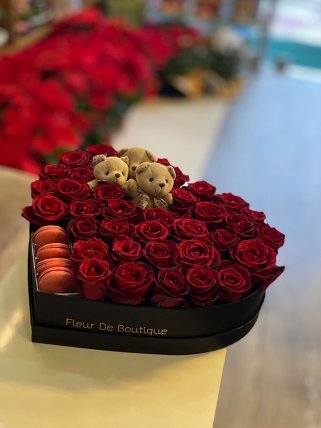 Kalp Kutuda Kırmızı Gül Ayıcık ve Makaronlar, Kütahya Elçin Çiçekçilik